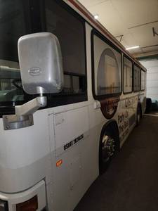 lot 1 image: 1997 Blue Bird Bus