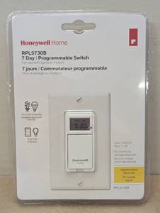 lot 6 image: Honeywell Home 120-Volt 7-Day Programmable Indoor Motor and Light Switch Timer