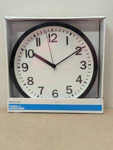 lot 102 image: 9 Round Wall Clock - Room Essentials - Black