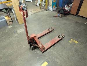 lot 150 image: BT Lifter Pallet Jack - 36 L x 27 W with 14.5 Middle