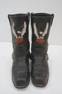 lot 7 image: Harley Davidson Leather Riding Boots. Mens Size 10