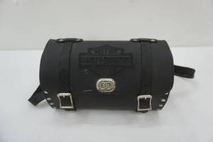 lot 8 image: Harley Davidson Barrel Bag (UNUSED)