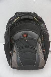 lot 14 image: Swiss Gear Backpack