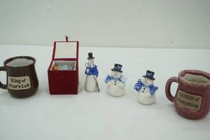lot 26 image: Pottery Mugs-King & Queen of Everything