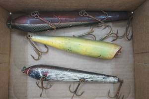 lot 30 image: 3ct Large Wooden Fishing Lures