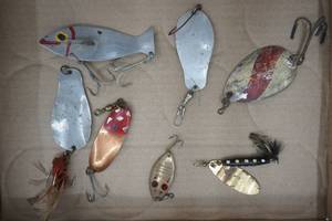 lot 35 image: Vintage Fishing Lures