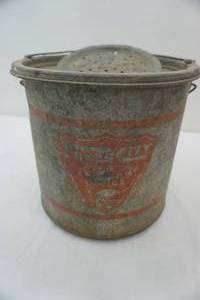 lot 47 image: Vintage Falls City Galvanized Minnow Bucket