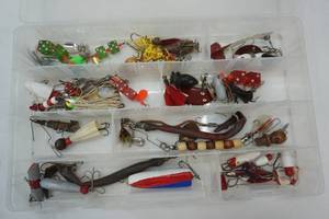 lot 54 image: 13x 8 Organizer Full of Fishing Lures
