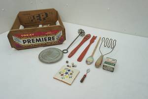 lot 56 image: Vintage Wooden Crate & Other Vintage Decor