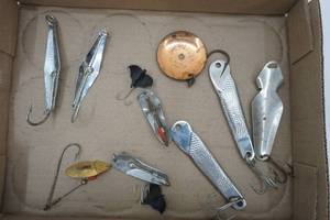 lot 72 image: Vintage Fishing Lures