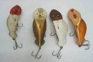 lot 84 image: Vintage Spoon Plug Lures (4ct)