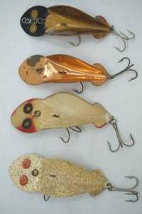 lot 85 image: Vintage Spoon Plug Lures (4ct)