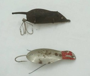 lot 89 image: Vintage Fishing Lures (2ct)