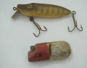 lot 92 image: Vintage Fishing Lures (2ct)