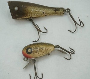 lot 93 image: Vintage Fishing Lures (2ct)