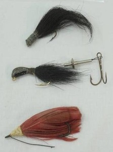 lot 105 image: Vintage Lures Fly Fishing Jigs-bucktail, feathers