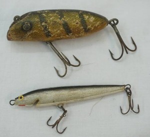 lot 108 image: Vintage Lures South Bend or Paw Paw & Rapala