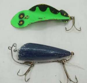 lot 115 image: Vintage Lures Spoon Plug & Bite Em Bait Lure