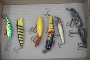 lot 135 image: Vintage Lures Creek Chub Pikie, Wooden Musky Lures and more