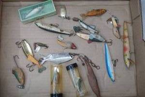 lot 145 image: Vintage Lures Rapalas, Mepps, Vivf Rubber Minnows and more