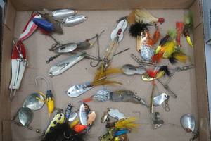 lot 150 image: Vintage Lures Spoons, Spinners, Jig heads, Poppers