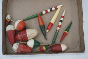 lot 165 image: VintageAntique Wooden Bobbers