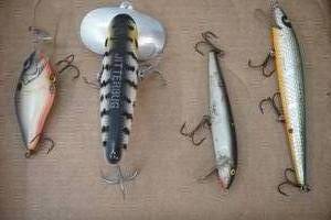 lot 169 image: Vintage Lures (4ct) larger