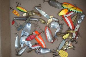 lot 170 image: Vintage Spoons and Spinners Lot