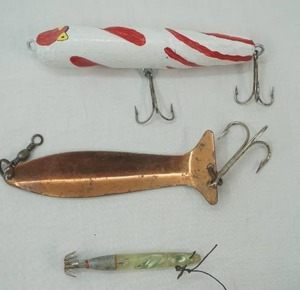lot 181 image: 3 Vintage Fishing Lures