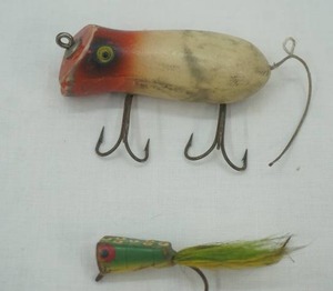 lot 195 image: 2 Vintage Fishing Lures Wooden Fly Popper & Shakespeare Swimming Mouse