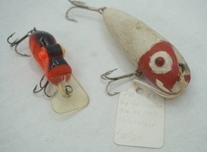 lot 199 image: 2ct Vintage Fishing Lures Hofschneider Red Eye Wiggler & Rabble Rouser