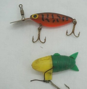lot 206 image: 2ct Vintage Fishing Lures