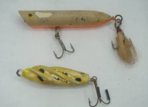 lot 219 image: 2ct Vintage Fishing Lures