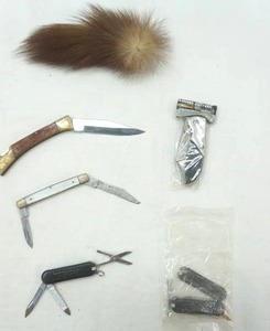 lot 232 image: Folding Knives, Utility Knives and Tail
