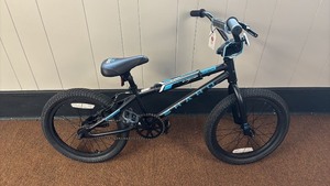 lot 17 image: Haro Shredder 18 BMX Bike - NEW