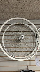 lot 77 image: 29 White Disc Brake Wheelset, 8-Speed