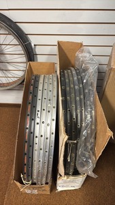 lot 79 image: Lot of 13 700c Tubular Bicycle Rims