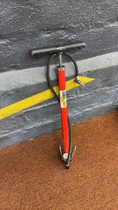 lot 133 image: Vintage Schwinn Bicycle Pump with Gauge