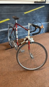 lot 135 image: Vintage Raleigh Bicycle - Classic Road Bike