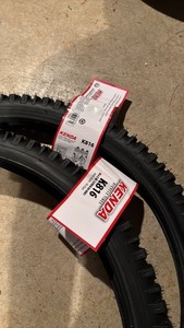 lot 160 image: Pair of Kenda 26x2.10 Bicycle Tires K816
