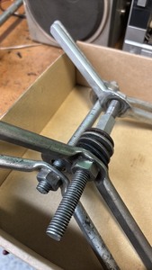 lot 211 image: Heavy-Duty Metal Bearing Press Set