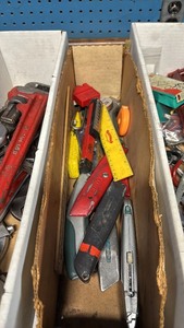 lot 221 image: Collection of Utility Knives