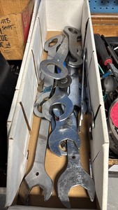 lot 226 image: Set of Park Tool and Schwinn Bicycle Headset and Bottom Bracket Wrenches