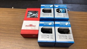 lot 634 image: Assorted Shimano and SunRace Shifting Levers - Set of 5