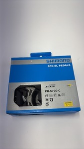lot 656 image: Shimano SPD-SL PD-5700-C Carbon Bike Pedals