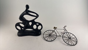 lot 354 image: Set of 2 Decorative Bicycle Figurines