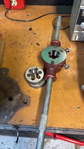 lot 239 image: Steerer Tube Threader with Adjustable Die Handle