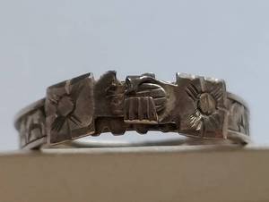 lot 2 image: Antique Silver Fede Rings Set