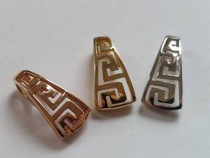 lot 18 image: 14K Gold Pendant Findings Set
