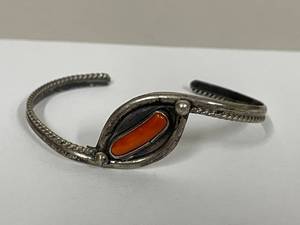 lot 36S image: Vintage Sterling Silver Bracelet Set with Coral